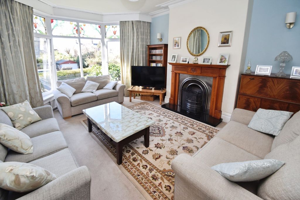 Property photo 2 of 27 41Fd80c2-Lounge