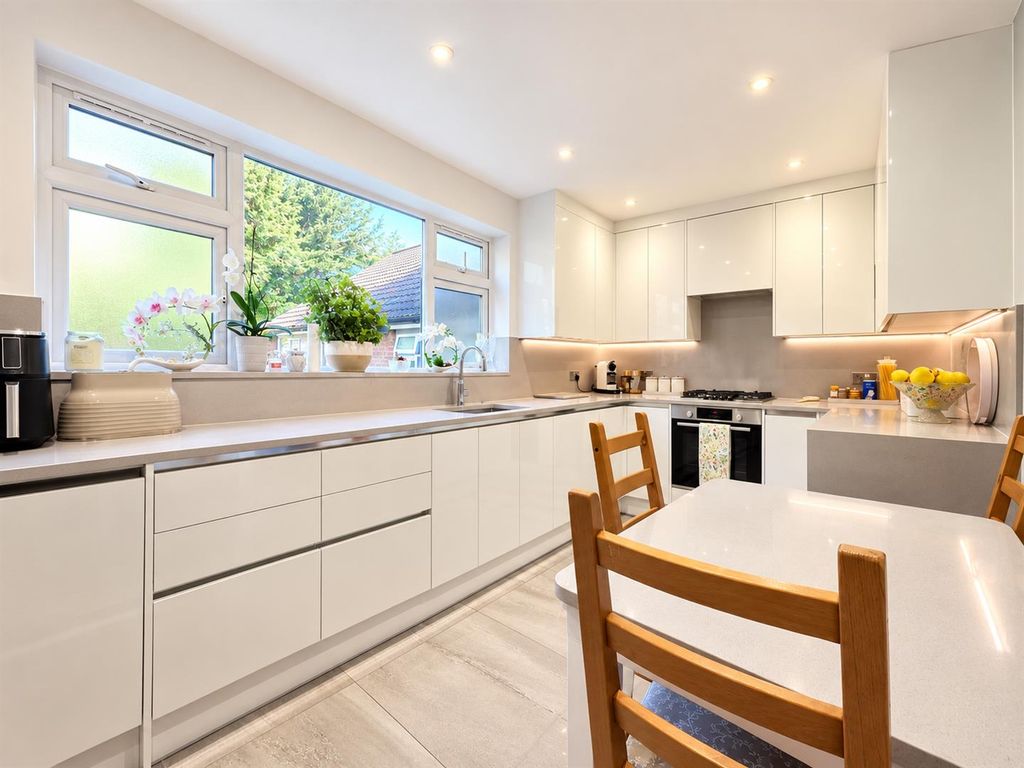 Property photo 1 of 19 Kitchen