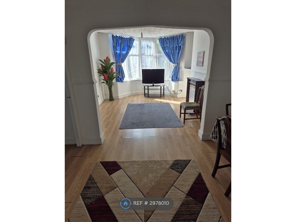 Property photo 2 of 10 Living Room