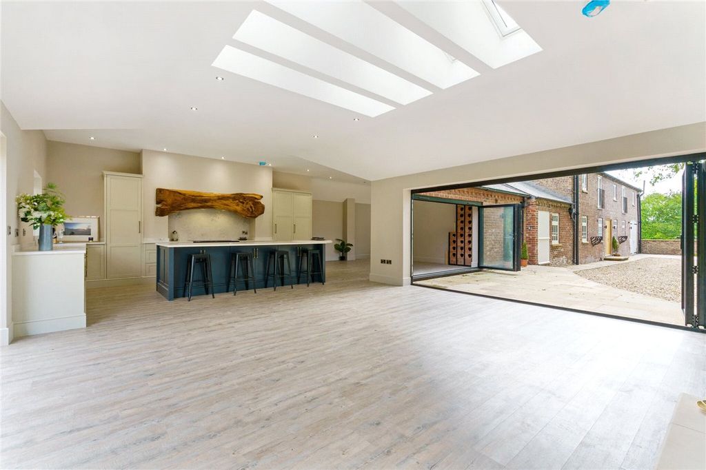 Property photo 2 of 21 Picture No. 07