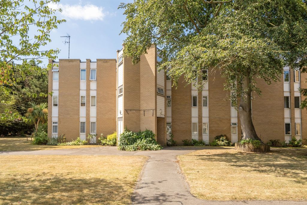 Property photo 1 of 12