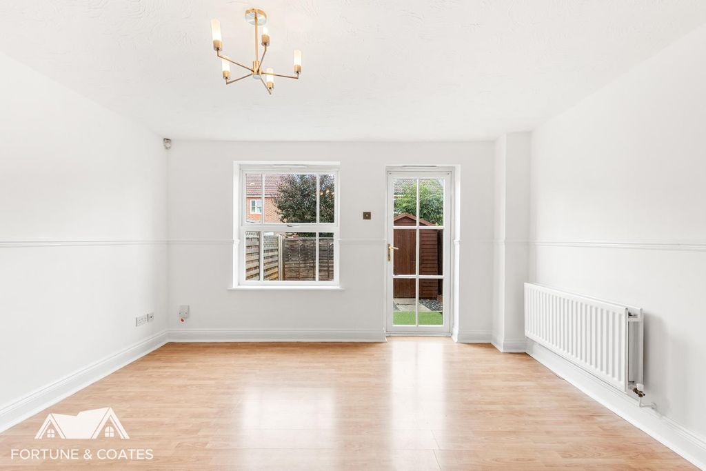 Property photo 3 of 16 Doultonclose_6.Jpg
