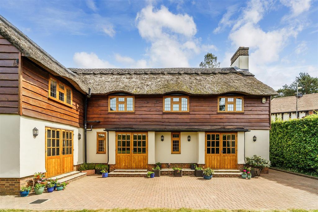 Additional image 37 of 5 bed detached house for saleRickman Hill Road, Chipstead, Coulsdon CR5