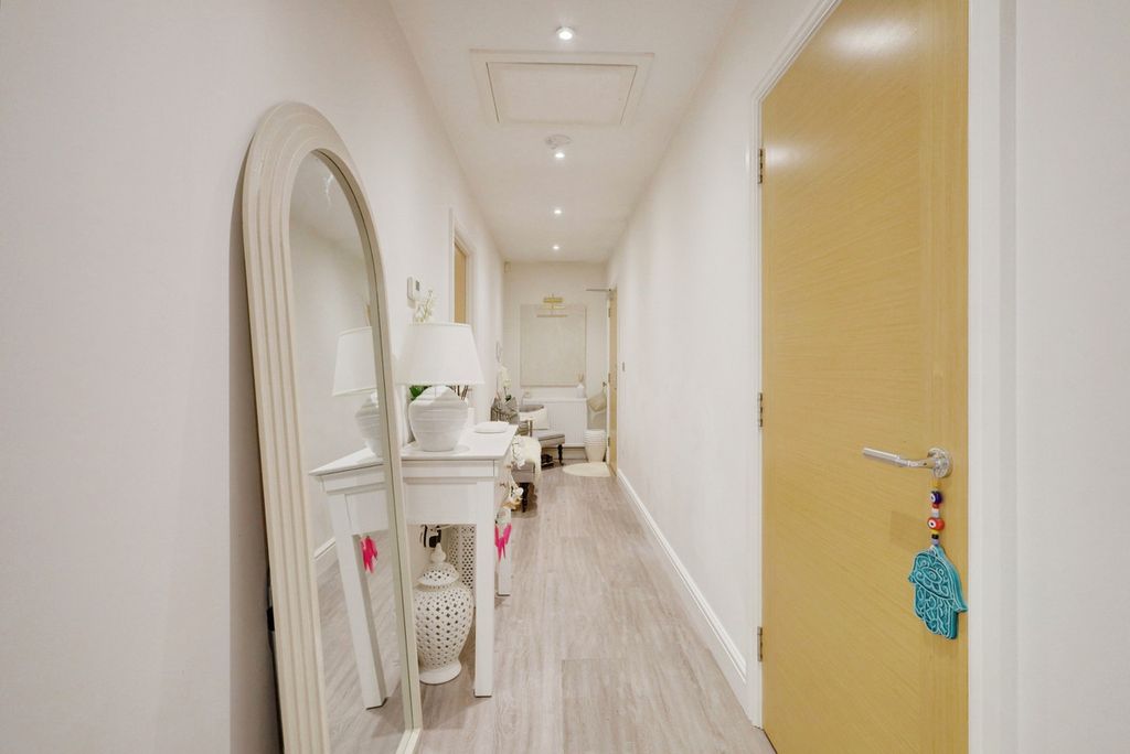 Additional image 16 of 1 bed flat for saleHigh Road, Benfleet SS7
