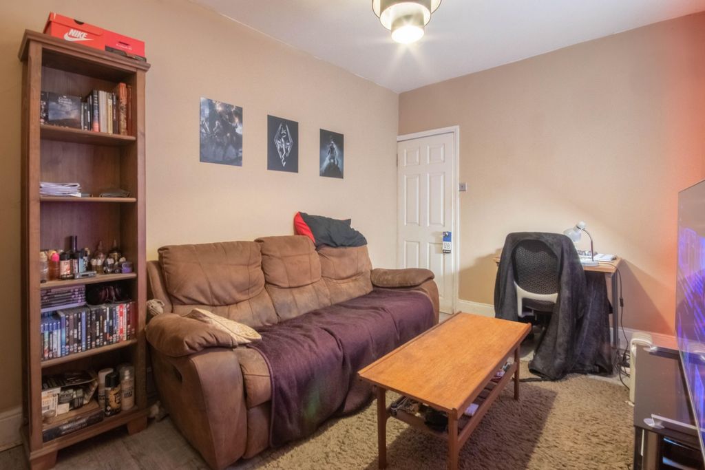 Property photo 2 of 14 Derby-Rd-22-3