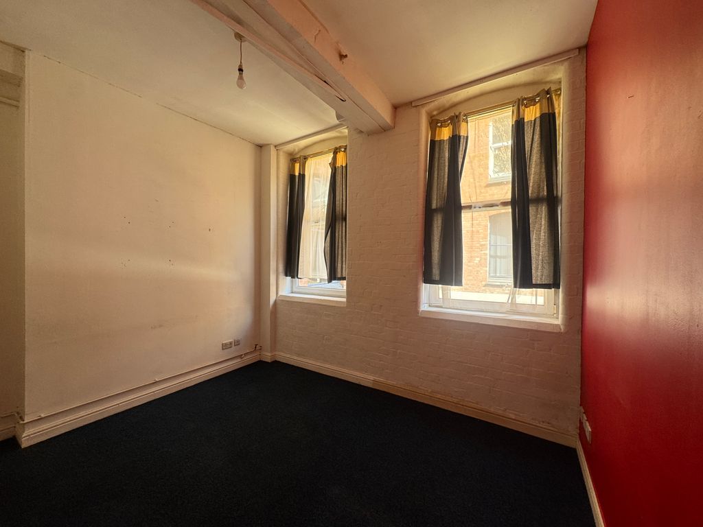 Property photo 2 of 7 Studio 