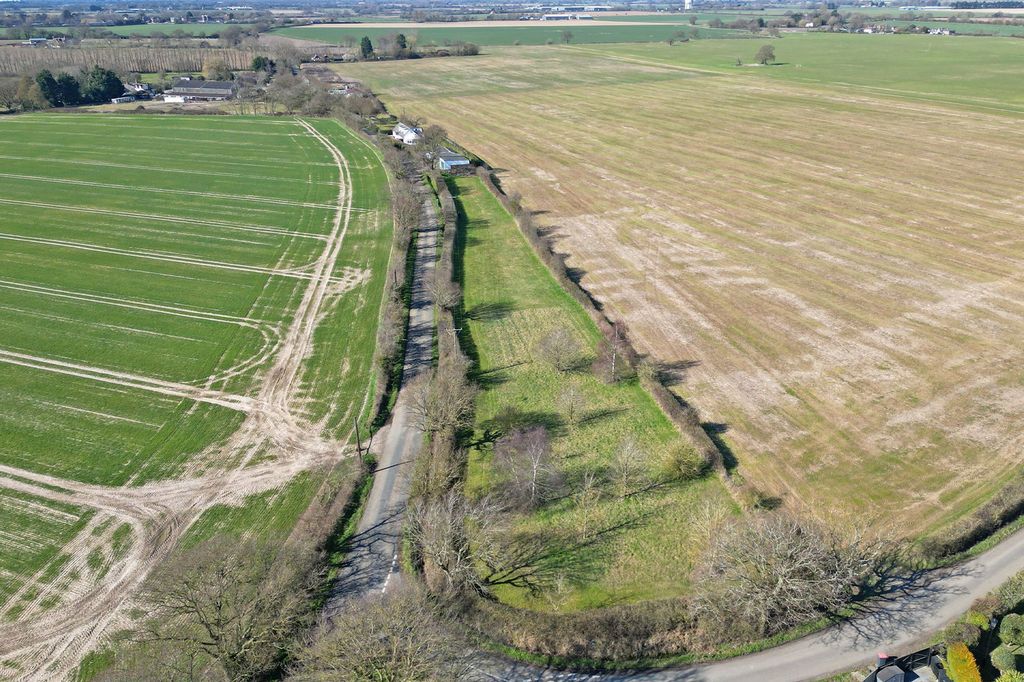 Property photo 2 of 33