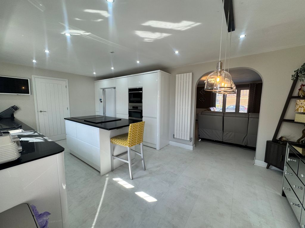 Additional image 4 of 4 bed detached house for salePasture Drive, Castleford WF10