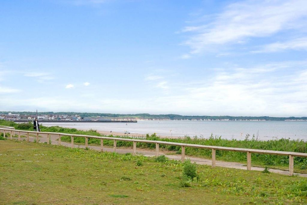 Property photo 2 of 5