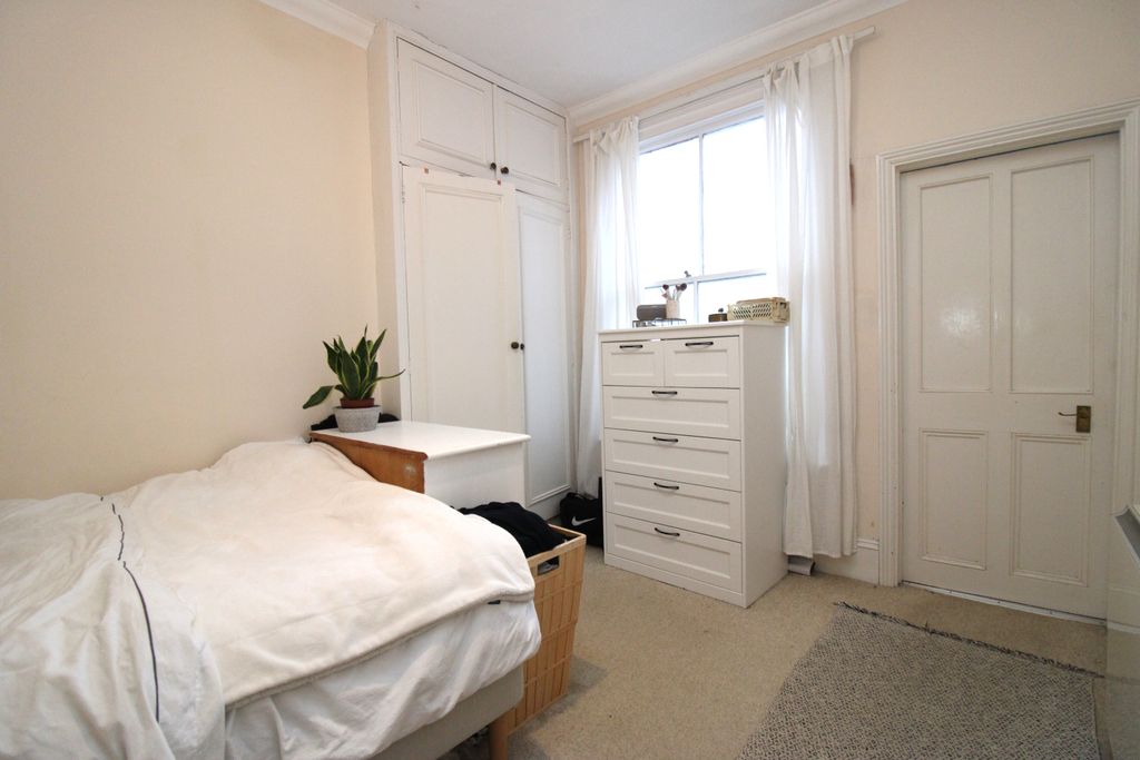 Property photo 3 of 5 Bedroom