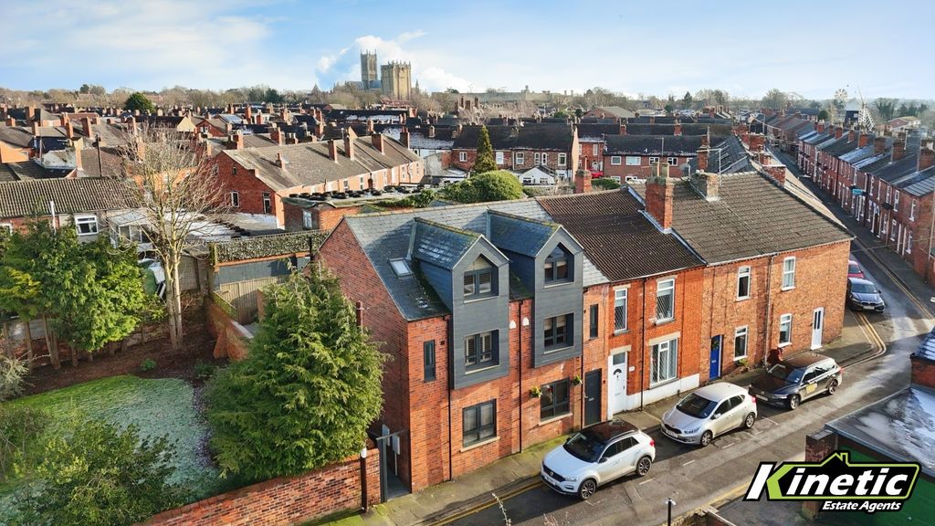 Property photo 2 of 32 4177723