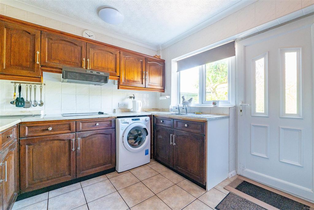 Property photo 3 of 29 Kitchen