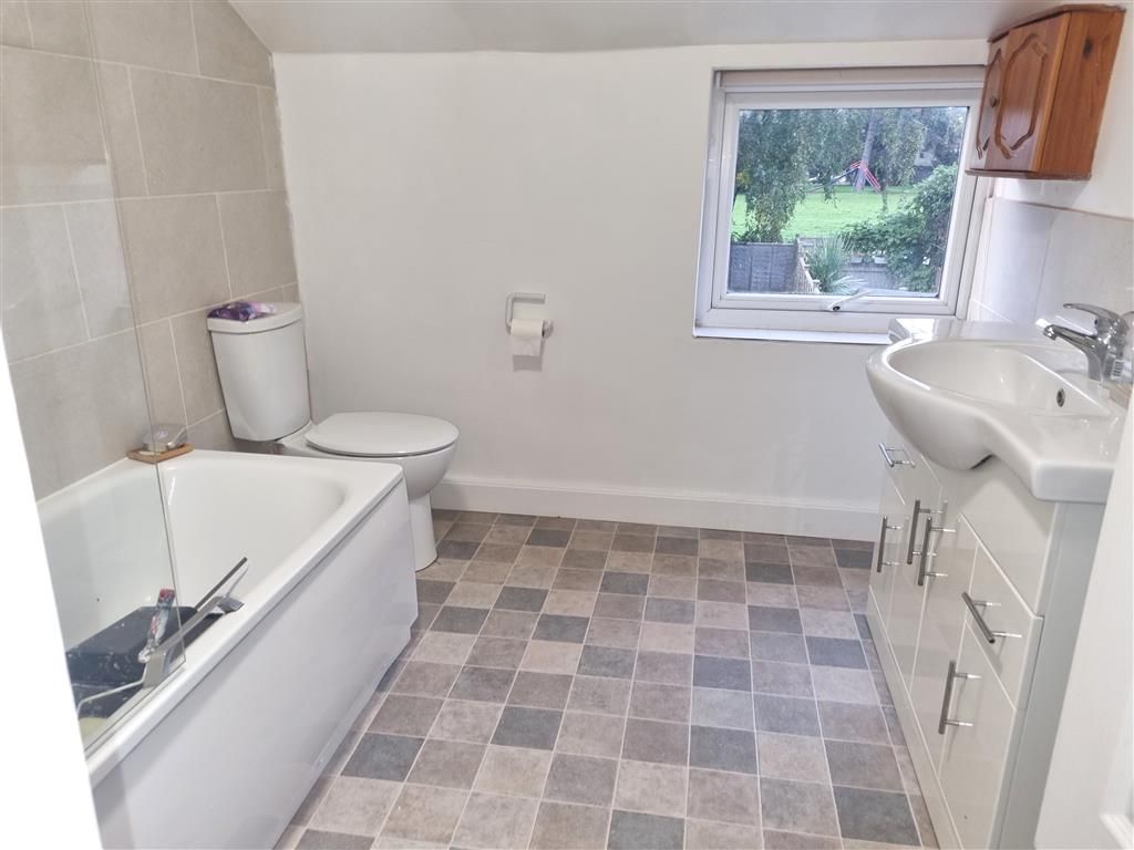 Property photo 3 of 7 Bathroom