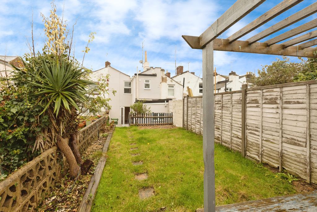 Property photo 2 of 24