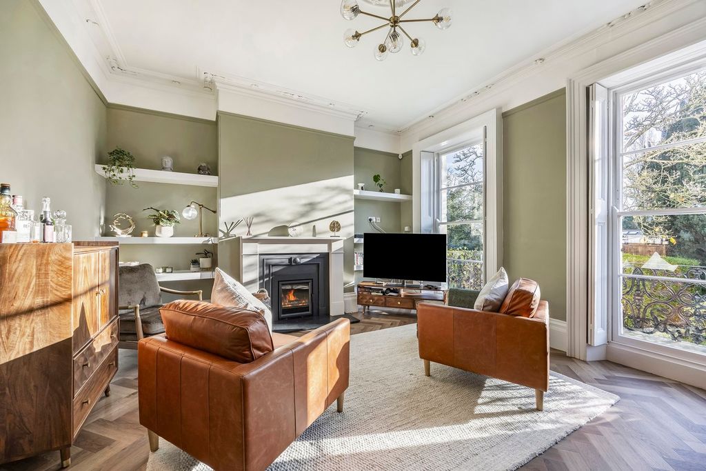 Property photo 2 of 24