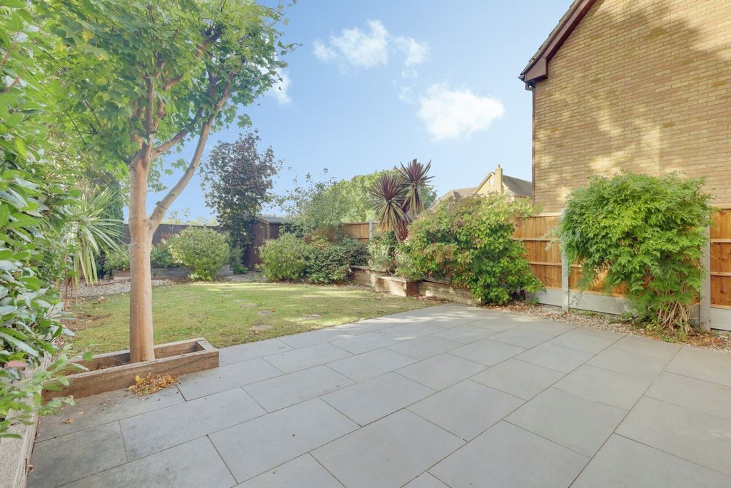 Property photo 2 of 24