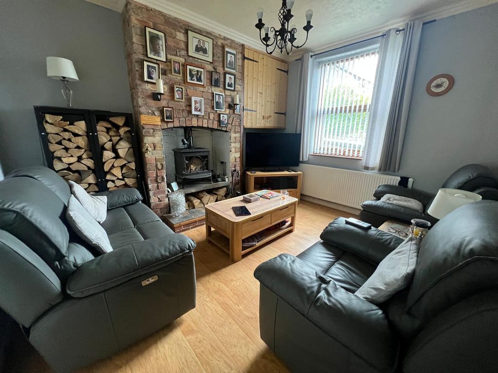 Property photo 2 of 11