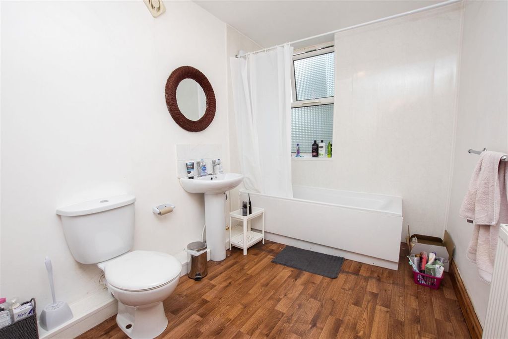 5 bed shared accommodation to rentHubert Road, Birmingham, West Midlands B29 photo 5