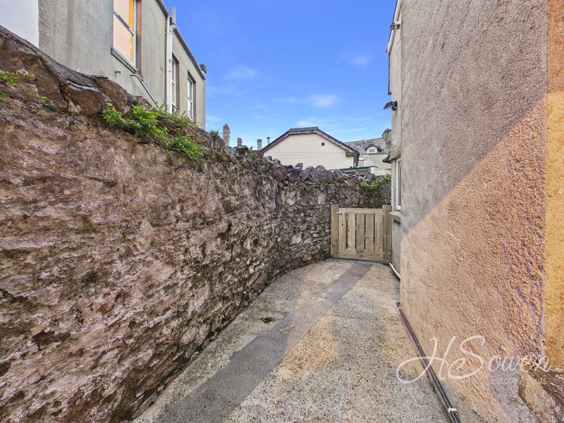 Property photo 2 of 7 Photo 2