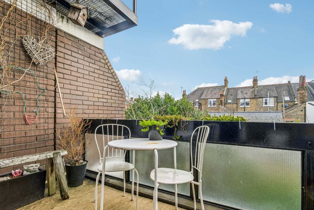 Property photo 2 of 9