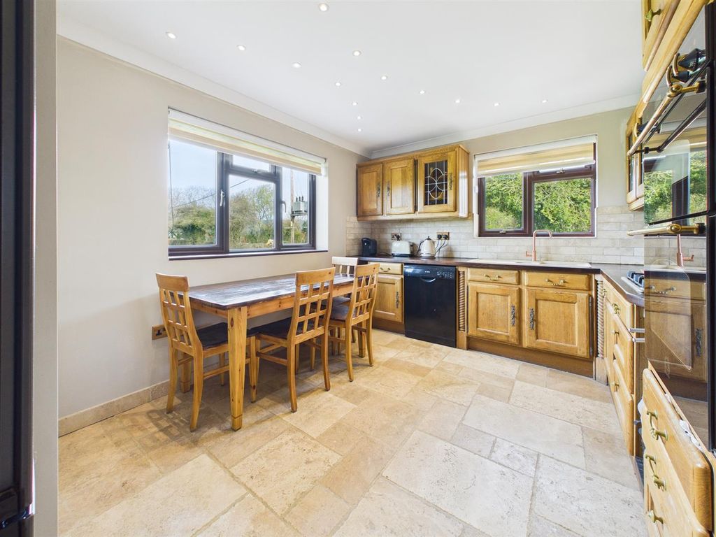 Property photo 2 of 18 Cam05510G0-Pr0185-Still002.Jpg