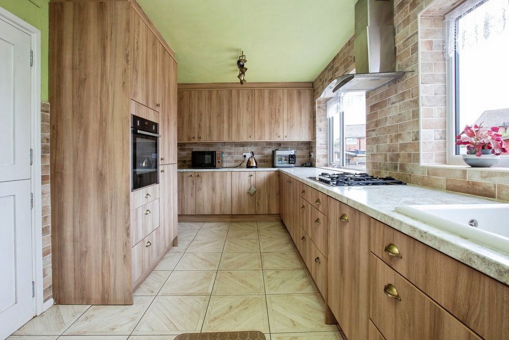 Property photo 3 of 20 Pbox-Img.Jpg