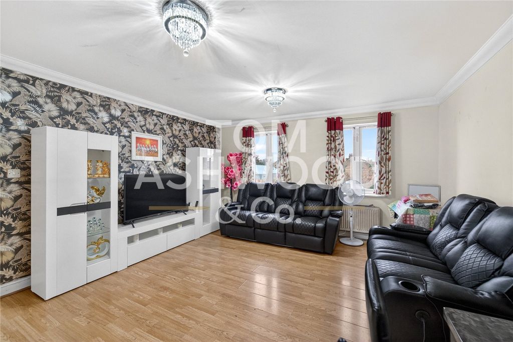 Property photo 2 of 12 Picture No. 14