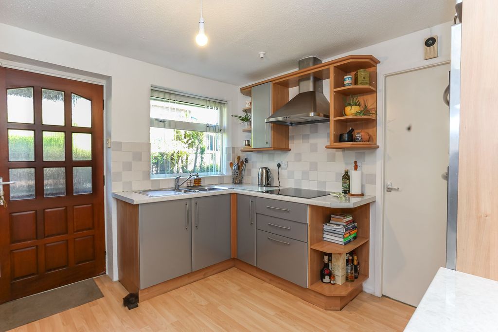 Property photo 3 of 25