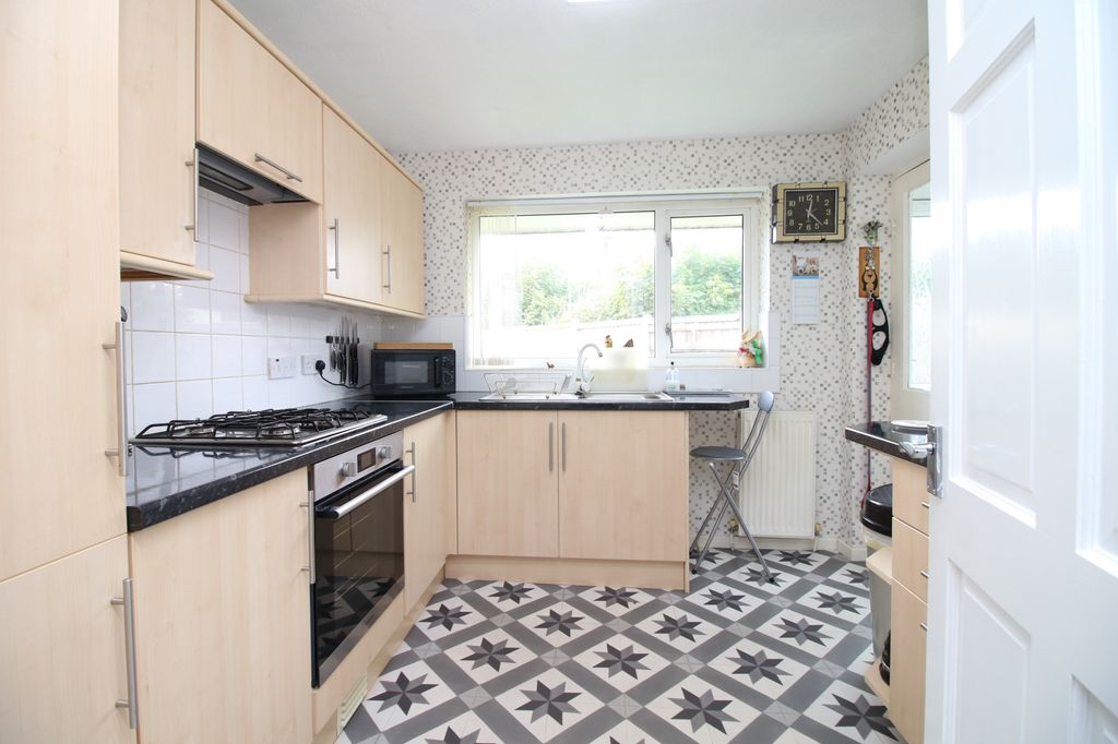 Property photo 2 of 23
