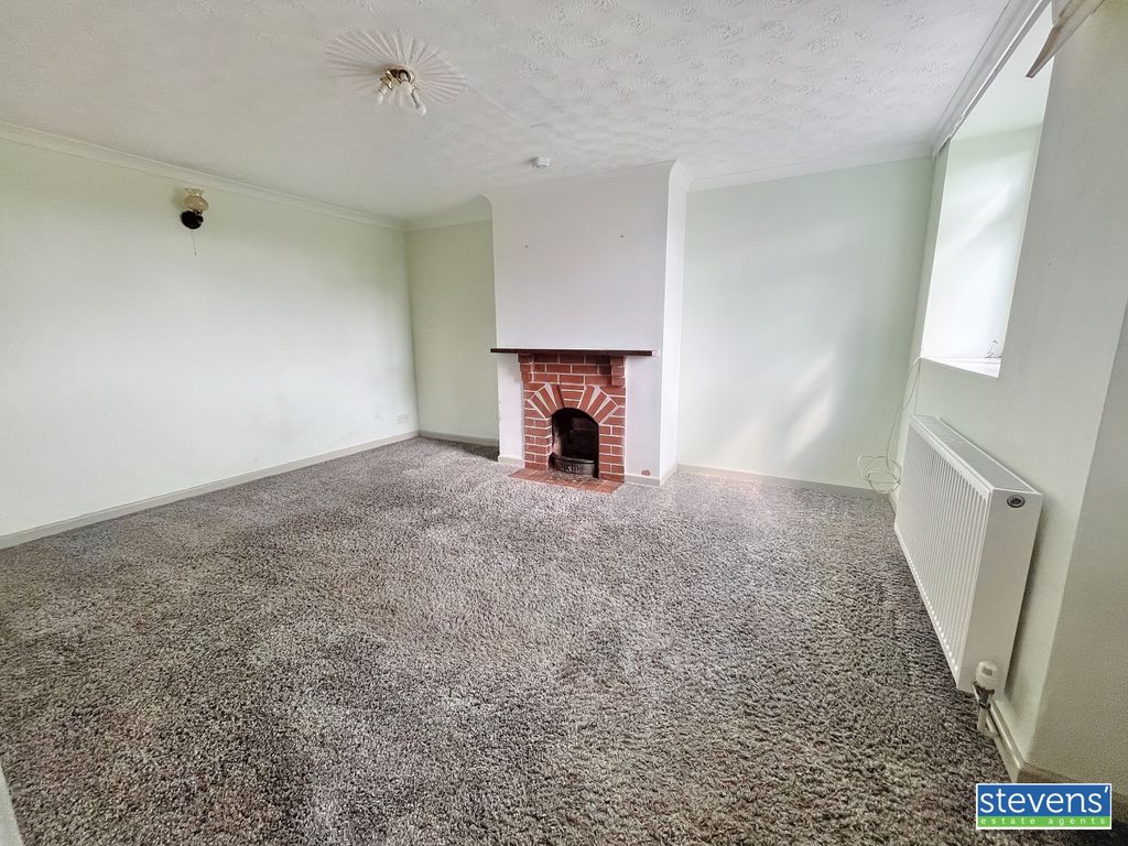 Property photo 3 of 14 Image00006