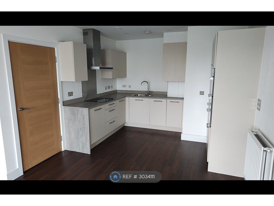 Property photo 3 of 8 Kitchen