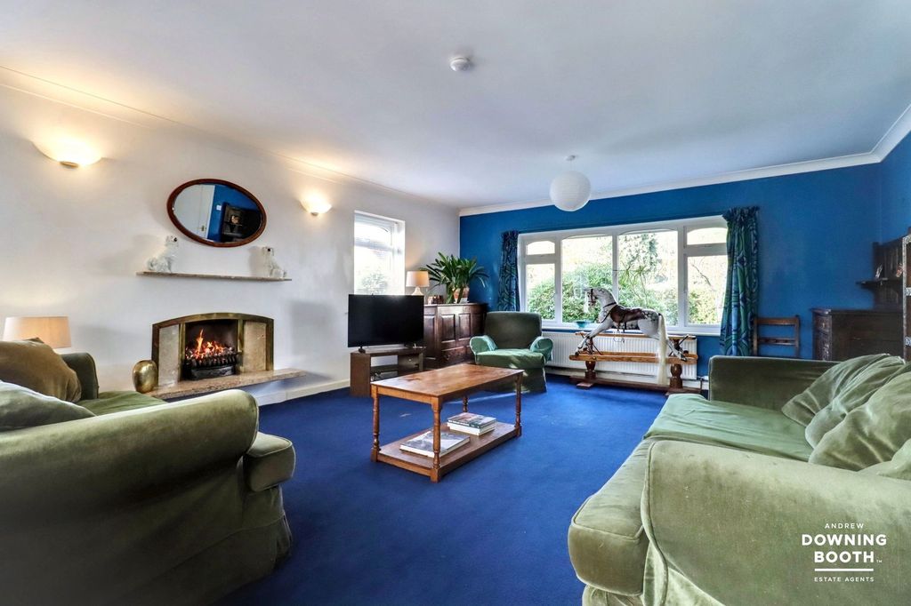 Property photo 3 of 34