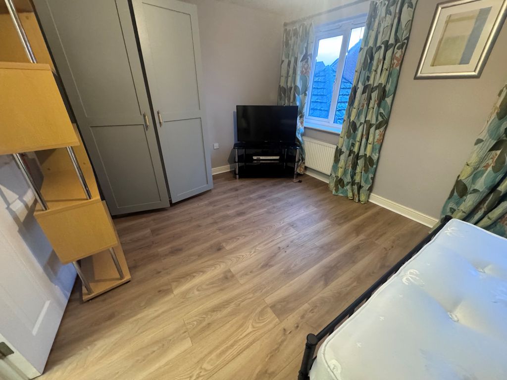 Property photo 3 of 4