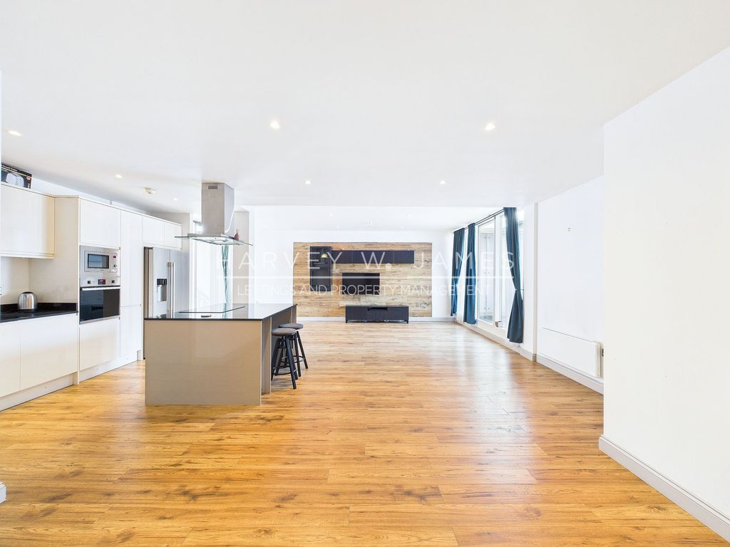 Property photo 1 of 36