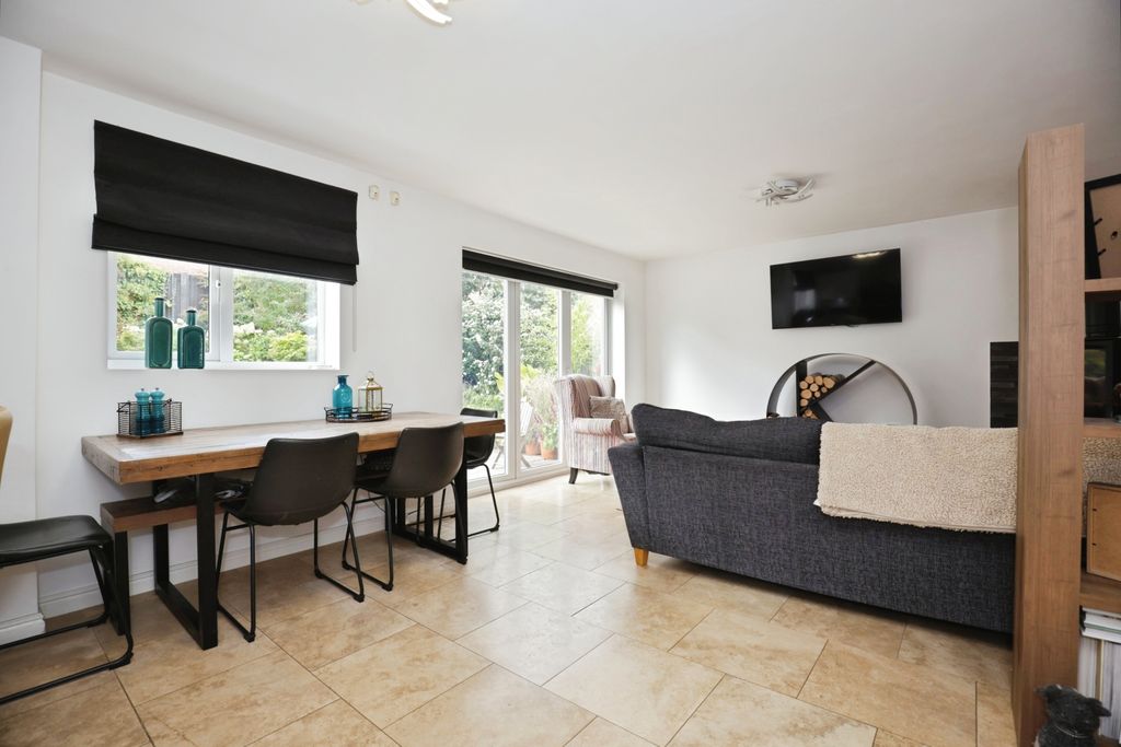 Property photo 2 of 20 Focl0596