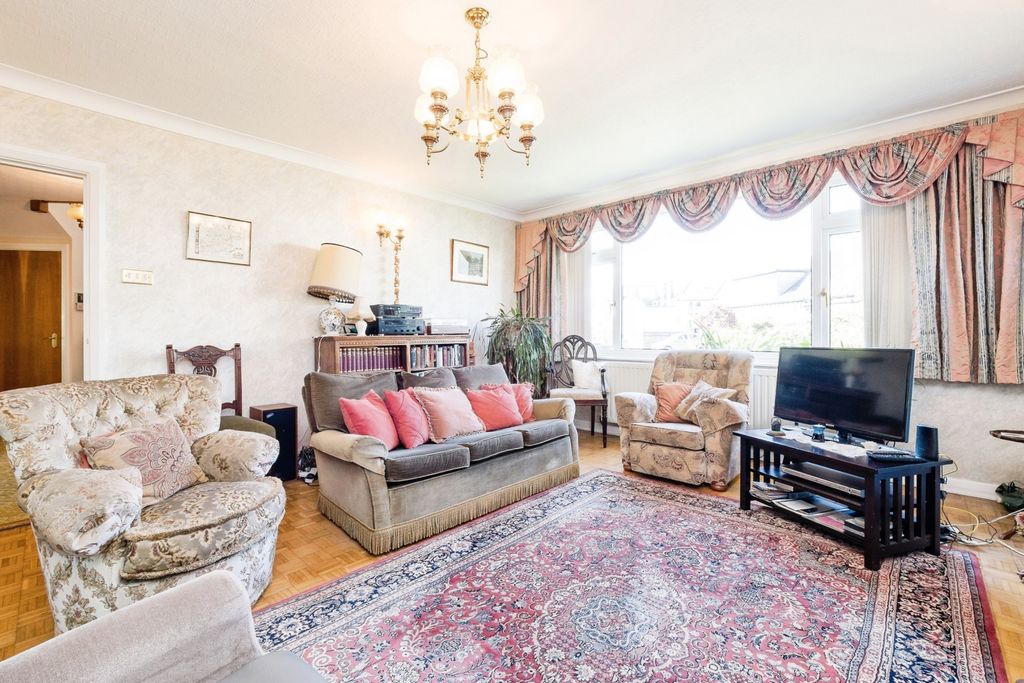 Property photo 3 of 22 Pbox-Img.Jpg