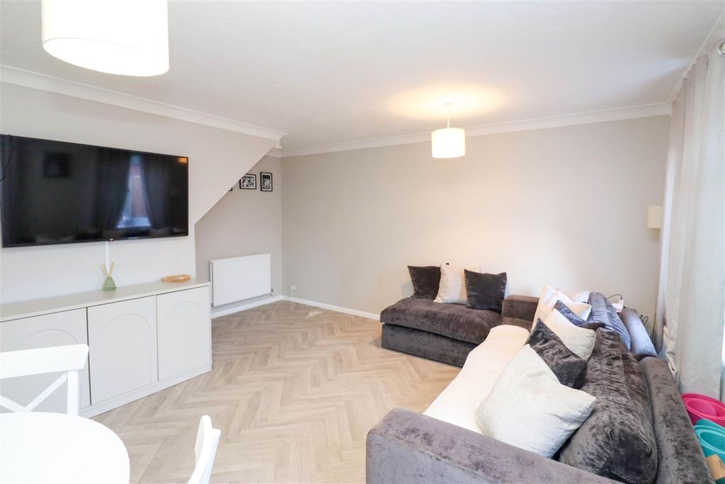 Property photo 2 of 22 Lounge/Dining Room