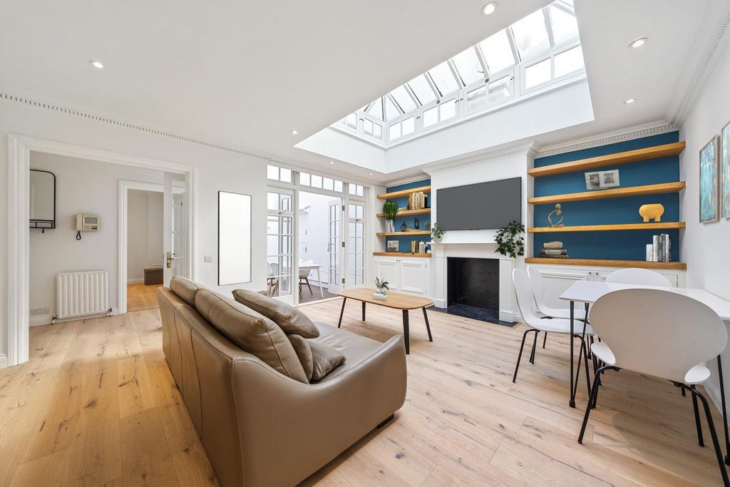 Property photo 1 of 10 Flat 2, 20 Cranley Gardens Sw7 3Da-4-Virtual Stagi