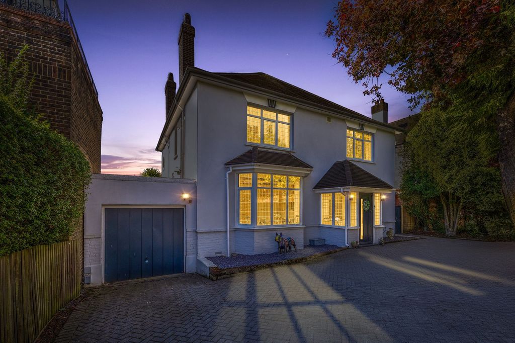 Property photo 1 of 39