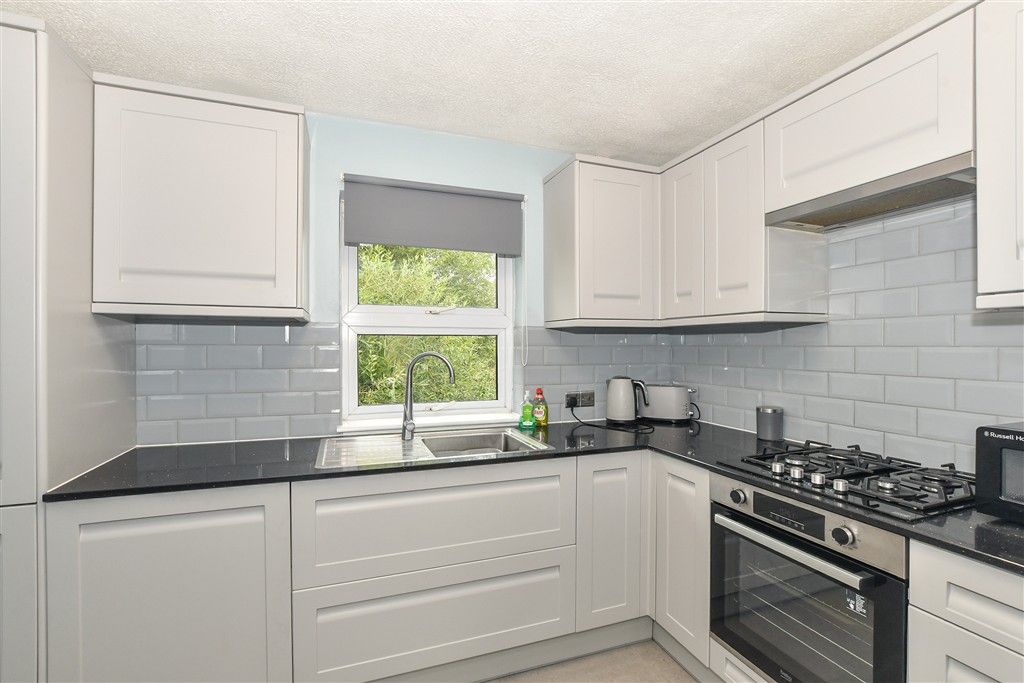 Property photo 3 of 15 Kitchen