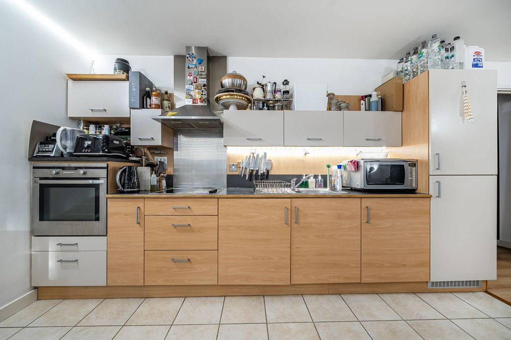 Property photo 3 of 9