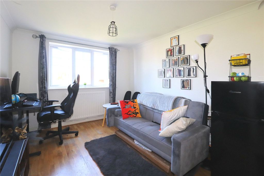 Property photo 3 of 6 Picture No. 13