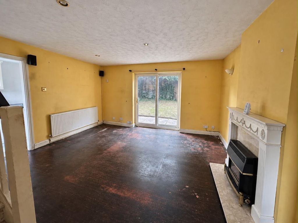 Property photo 2 of 13 Living Room