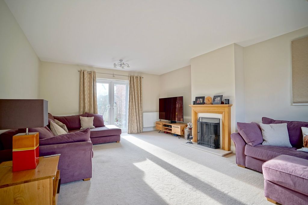 Property photo 3 of 24