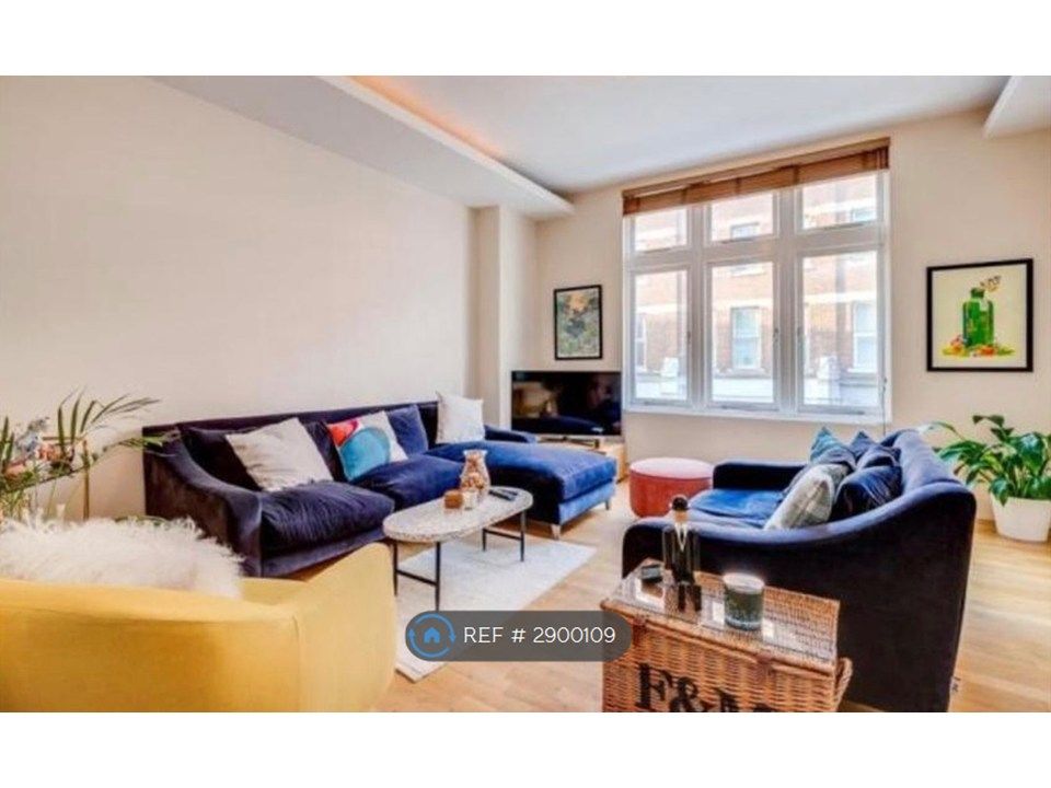 Property photo 3 of 13 Large, Bright Open Plan Living Area