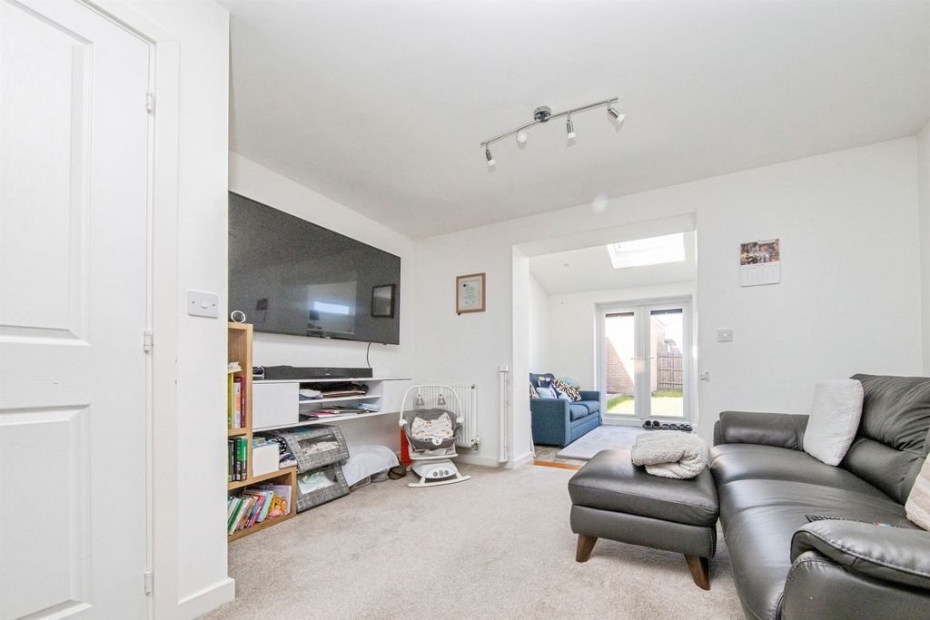 Property photo 2 of 17