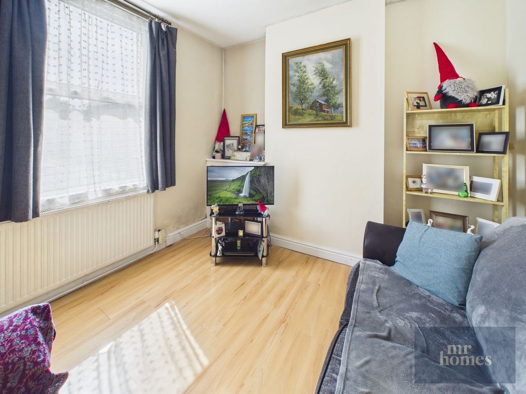 Property photo 3 of 33