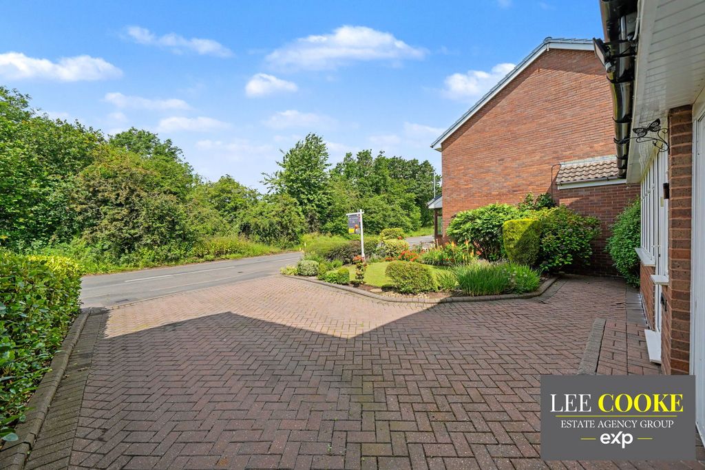 Property photo 2 of 30