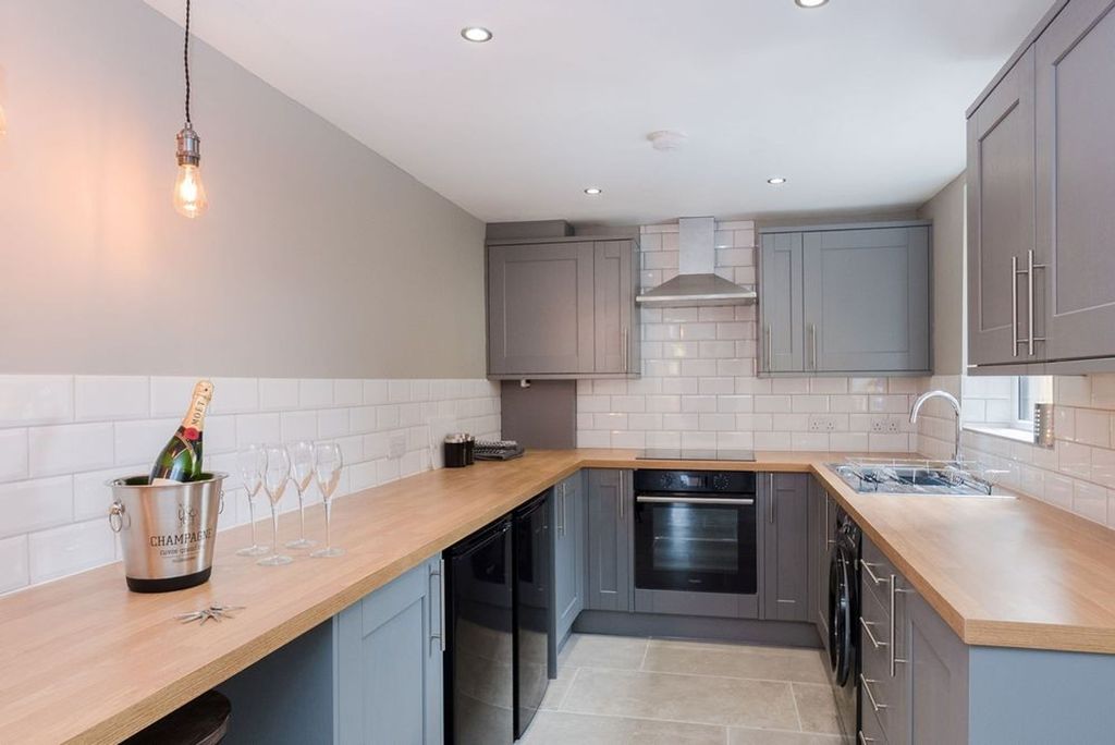 Property photo 3 of 10 Photo 7