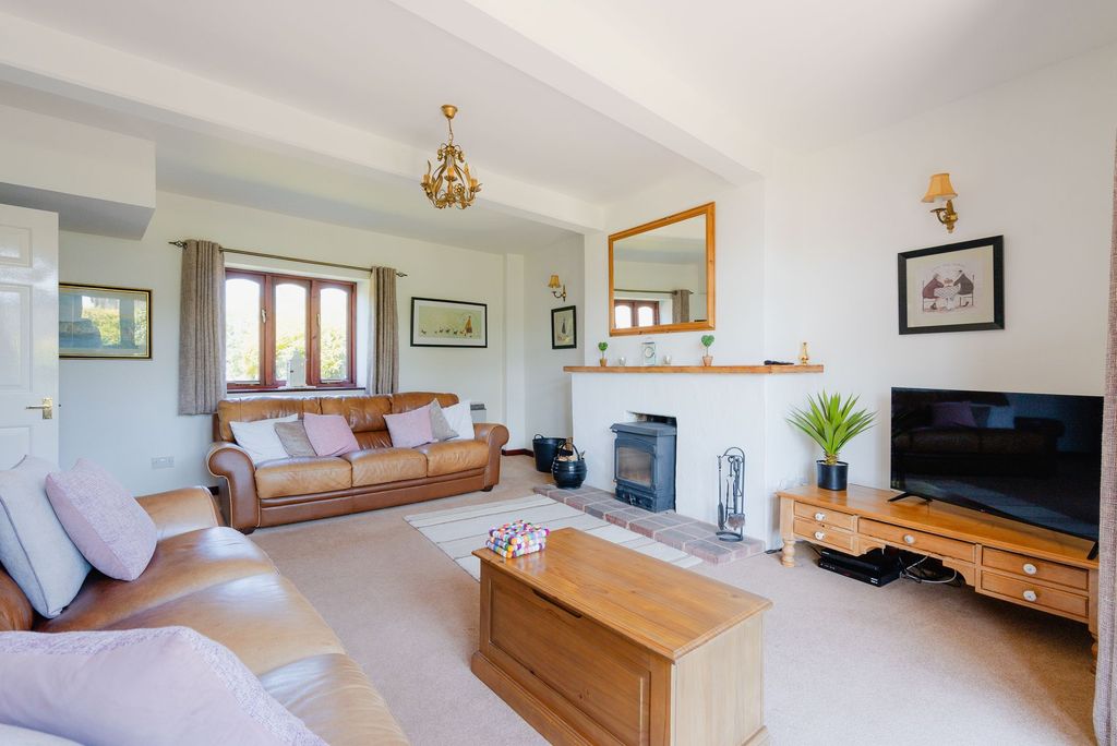 Property photo 2 of 26